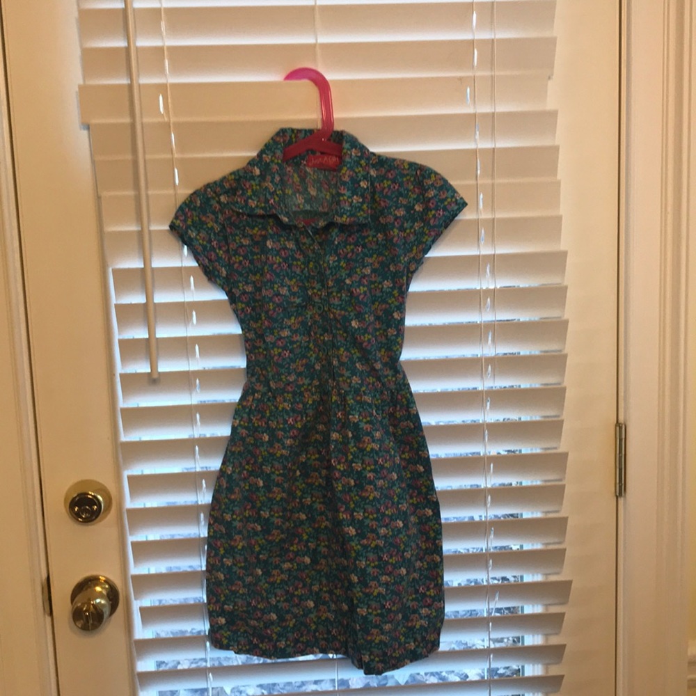 Girls dress